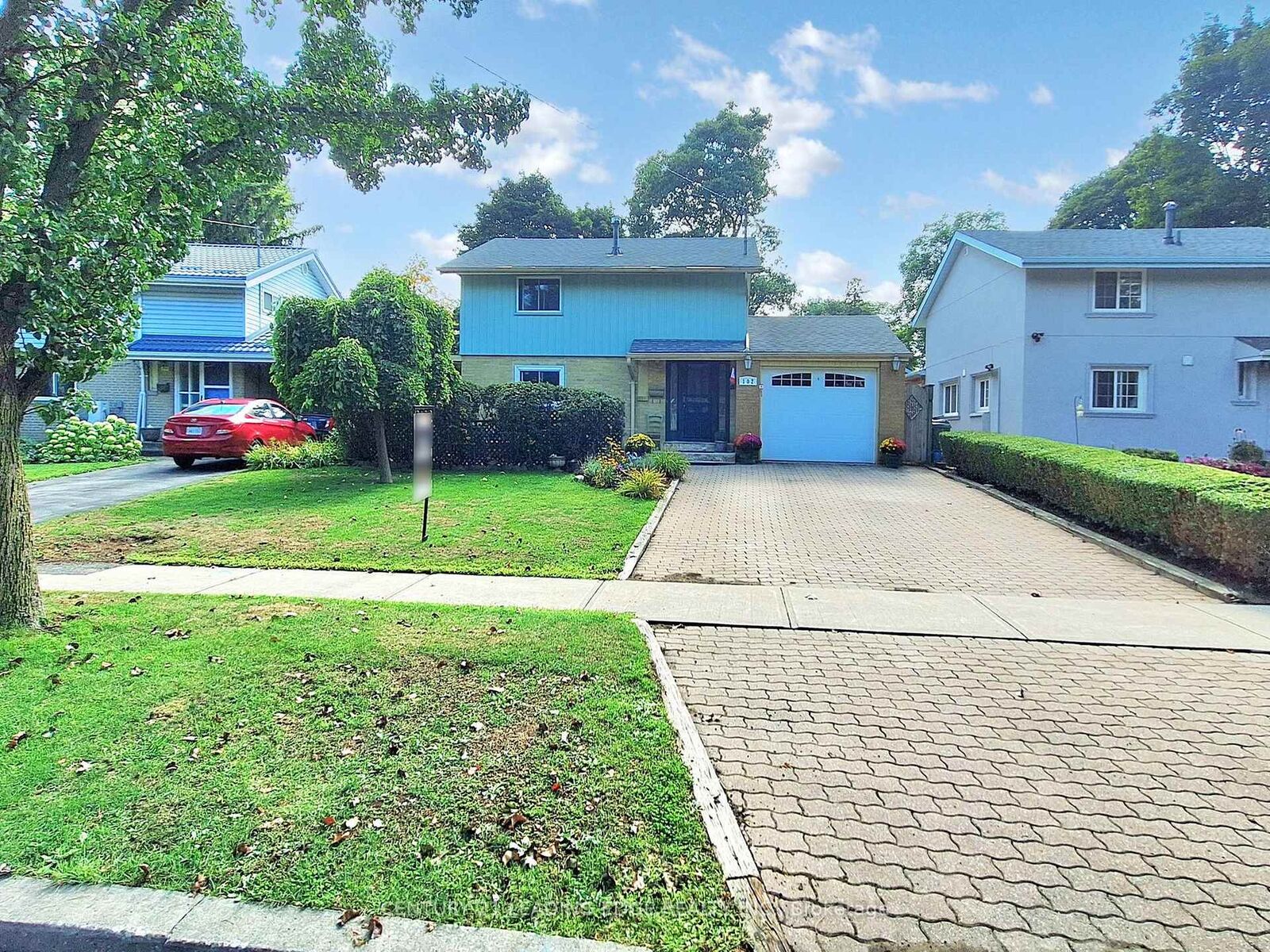 Property Photo: 102 Botany Hill Road ON M1G 3K7