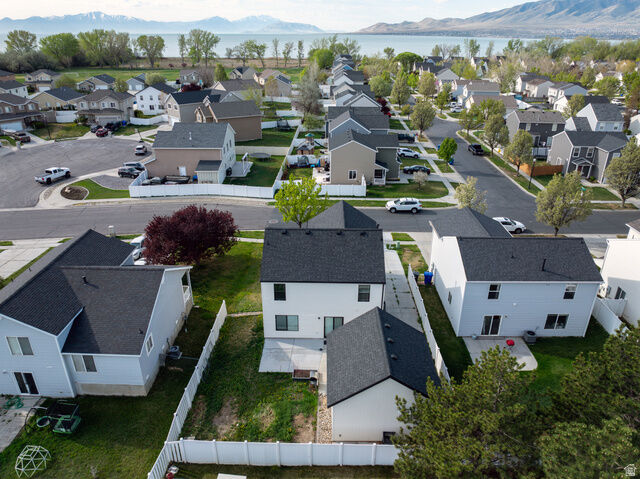 Property Photo: 2303 E Hawthorne St UT 84043
