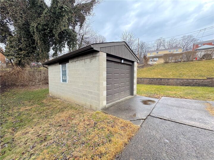 Property Photo: 1243 Universal Road PA 15235