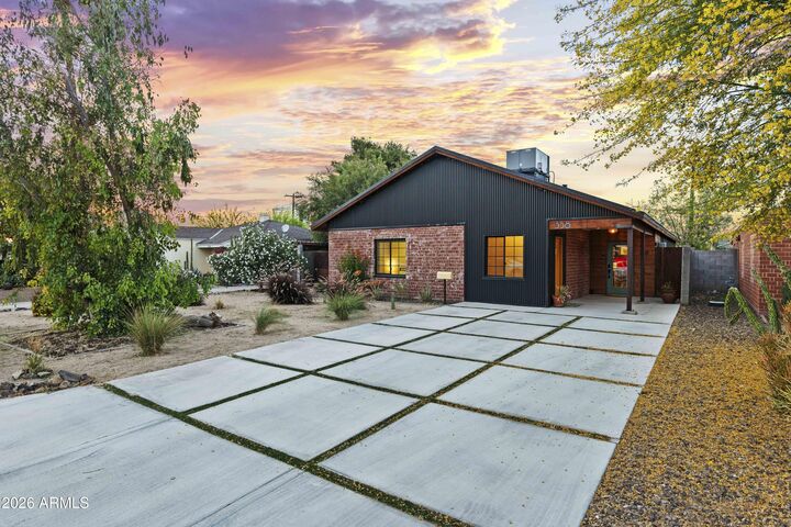 Property Photo:  358 E Whitton Avenue  AZ 85012 