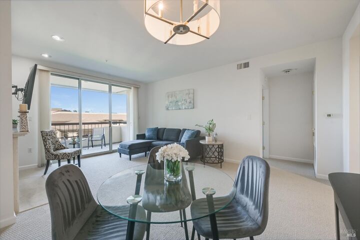 Property Photo:  400 Deer Valley Road 3D  CA 94903 