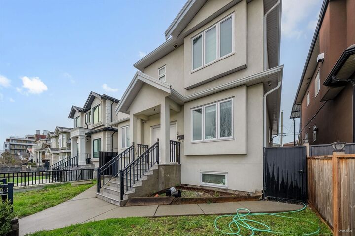 Property Photo: 763 E 57th Avenue BC V5X 1T3
