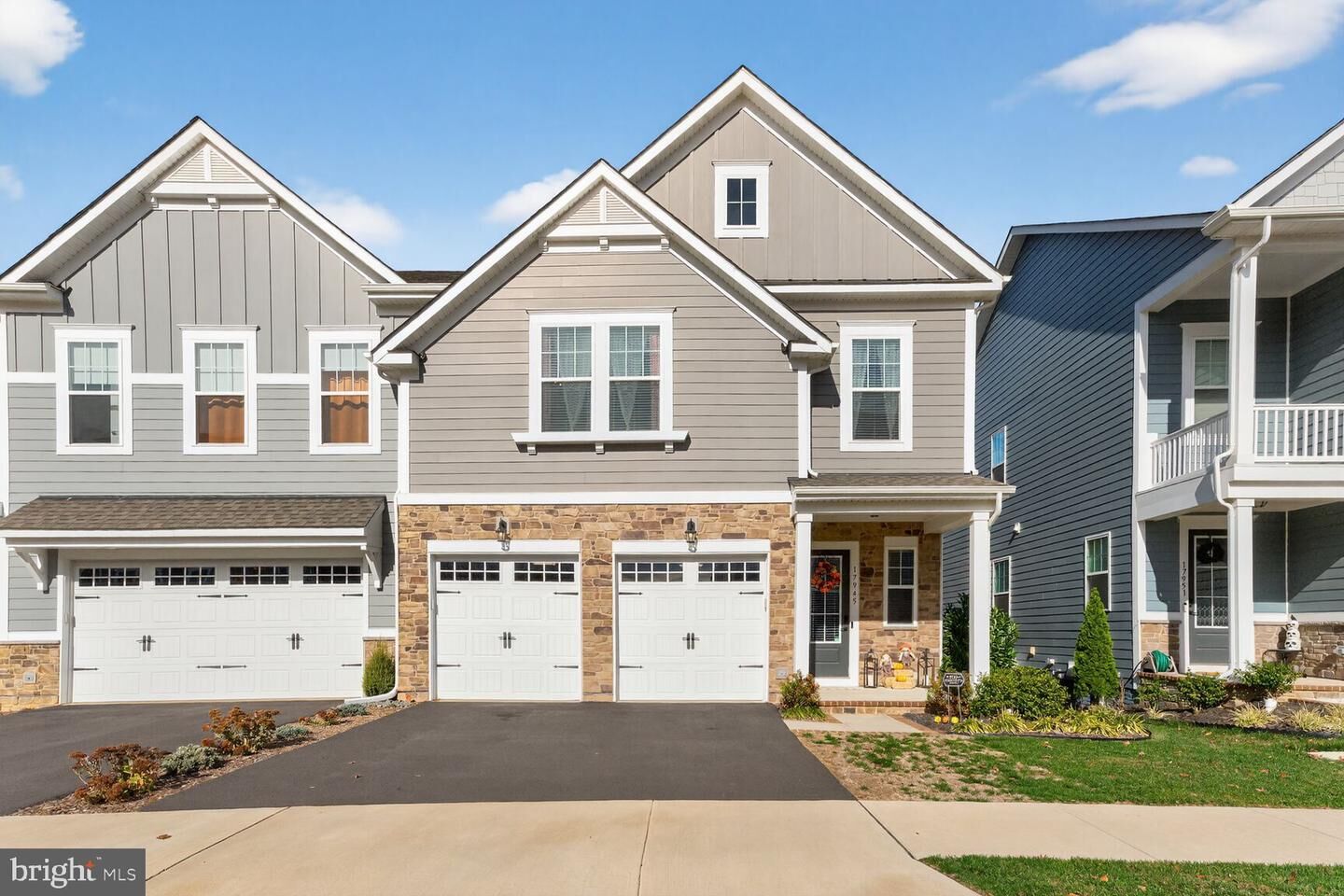 Property Photo:  17945 Woods Overlook Drive  VA 22026 