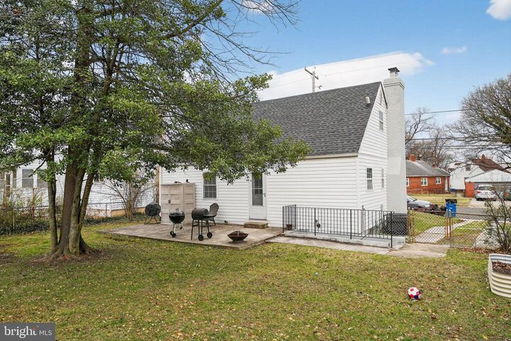 Property Photo:  6903 Gateway Boulevard  MD 20747 