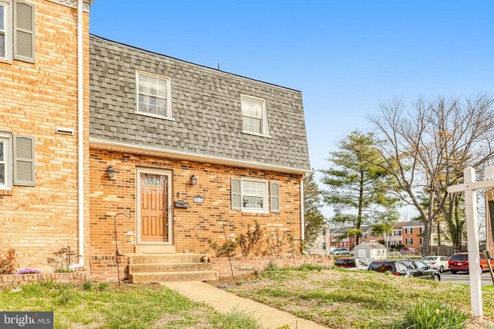 Property Photo:  10118 Brandon Way  VA 20109 