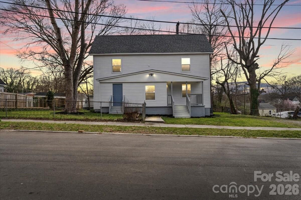 Property Photo:  913 W 3rd Avenue  NC 28052 