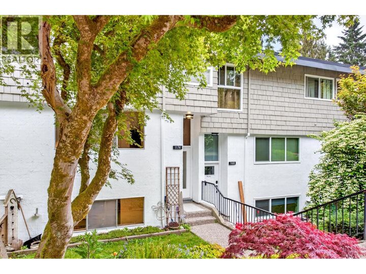 Photo de la propriété:  1174 Chateau Place  BC V3H 1N6 