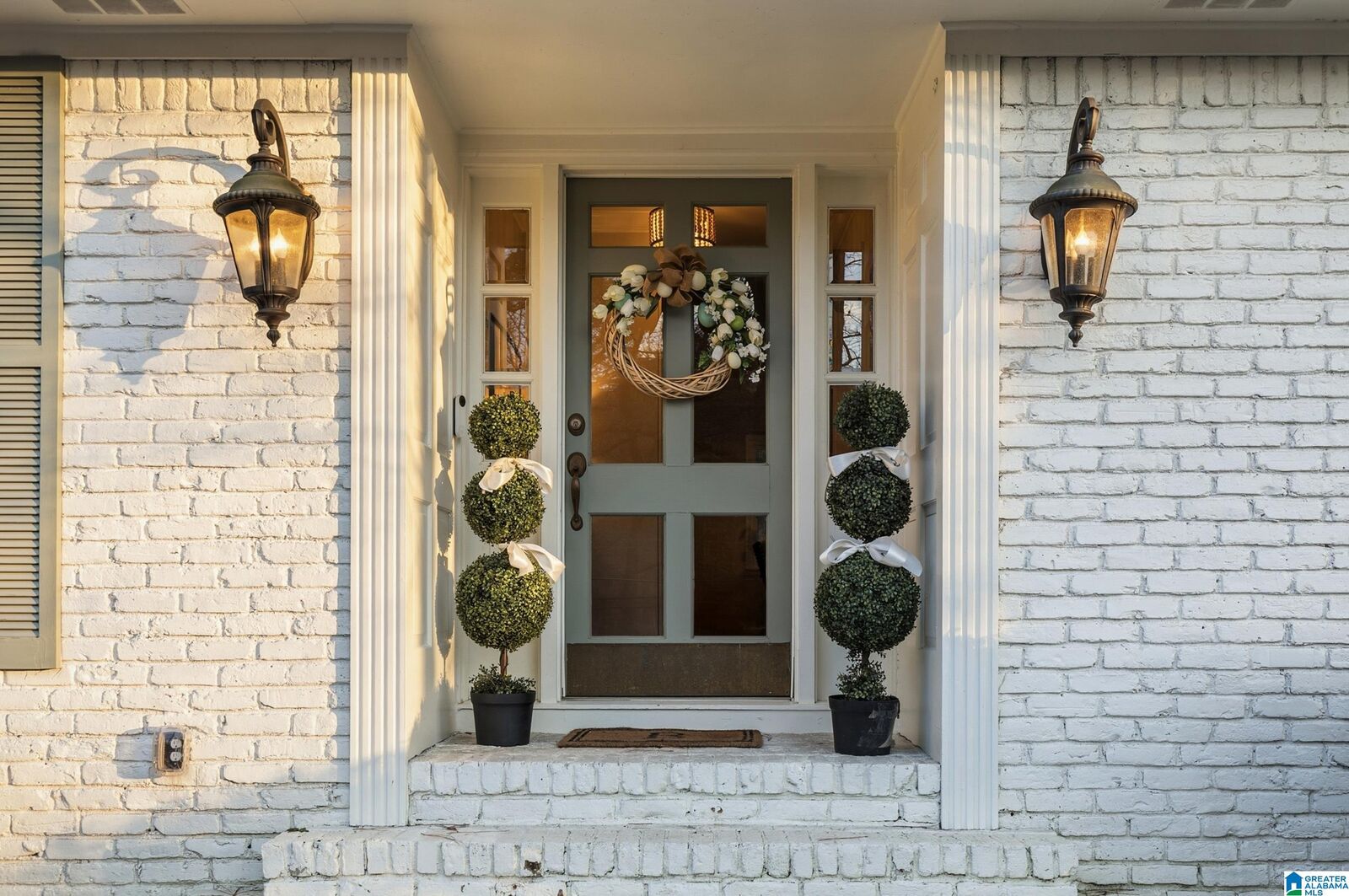 Property Photo:  2697 Altadena Road  AL 35243 