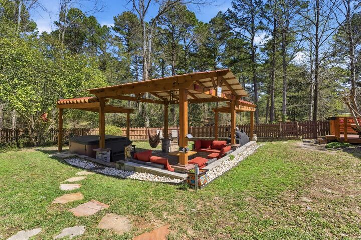 Property Photo:  1137 Frances St.  MS 39402 