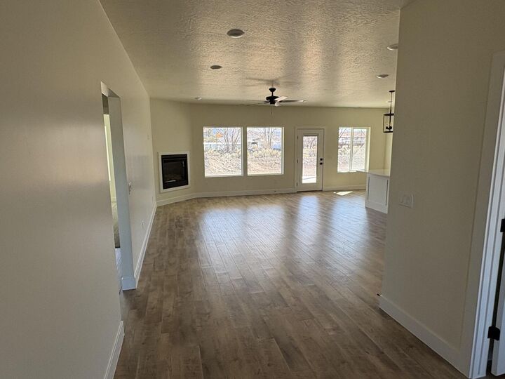 Property Photo: 672 N Kaycie Ln UT 84759