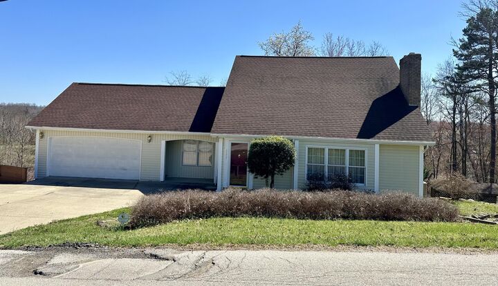 Property Photo: 604 E 9th Street KY 40741