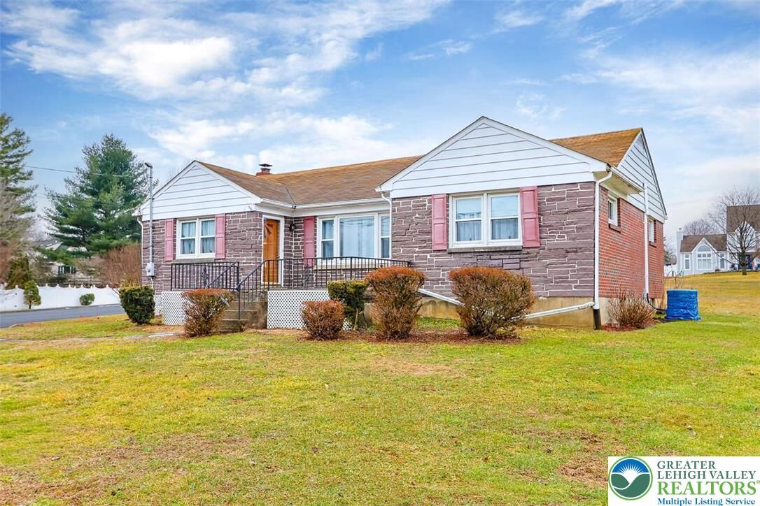 Property Photo:  1902 Richmond Road  PA 18040 