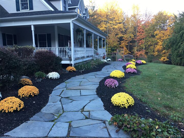 Property Photo:  3 Caralex Lane  NY 10924 