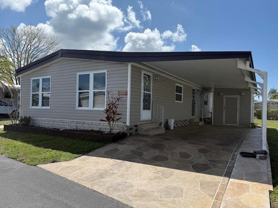 Property Photo: 5168 Rubber Tree Circle FL 34653