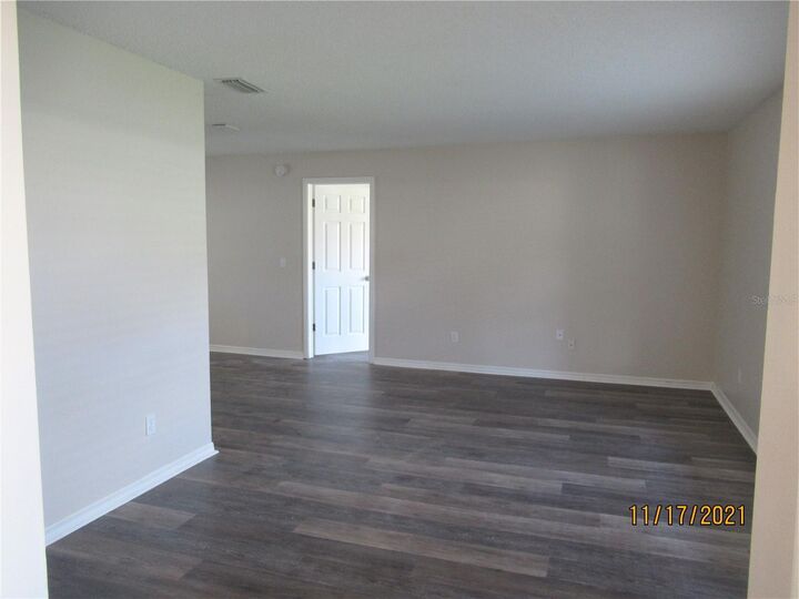 Property Photo:  631 Sandy Creek Drive  FL 33511 