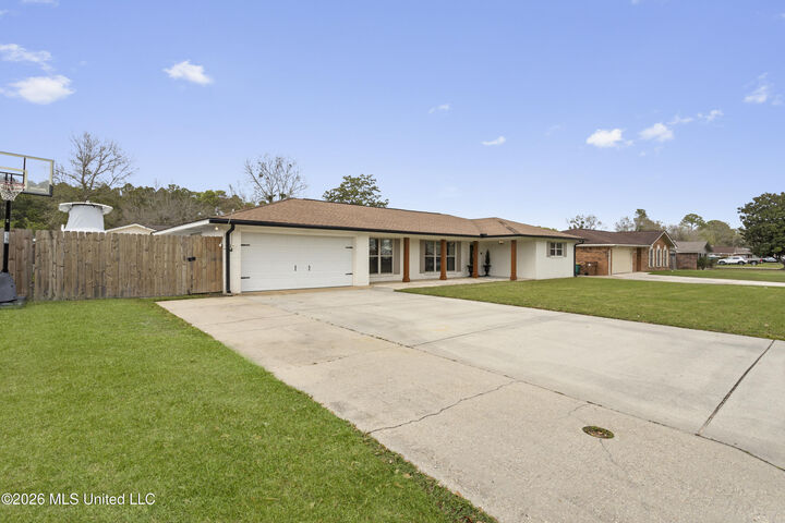 Property Photo:  821 Auburn Drive  MS 39532 