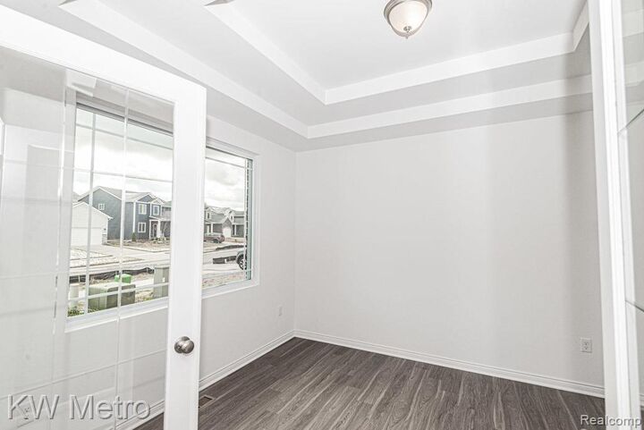 Property Photo:  2760 John Bartley Circle  MI 48310 