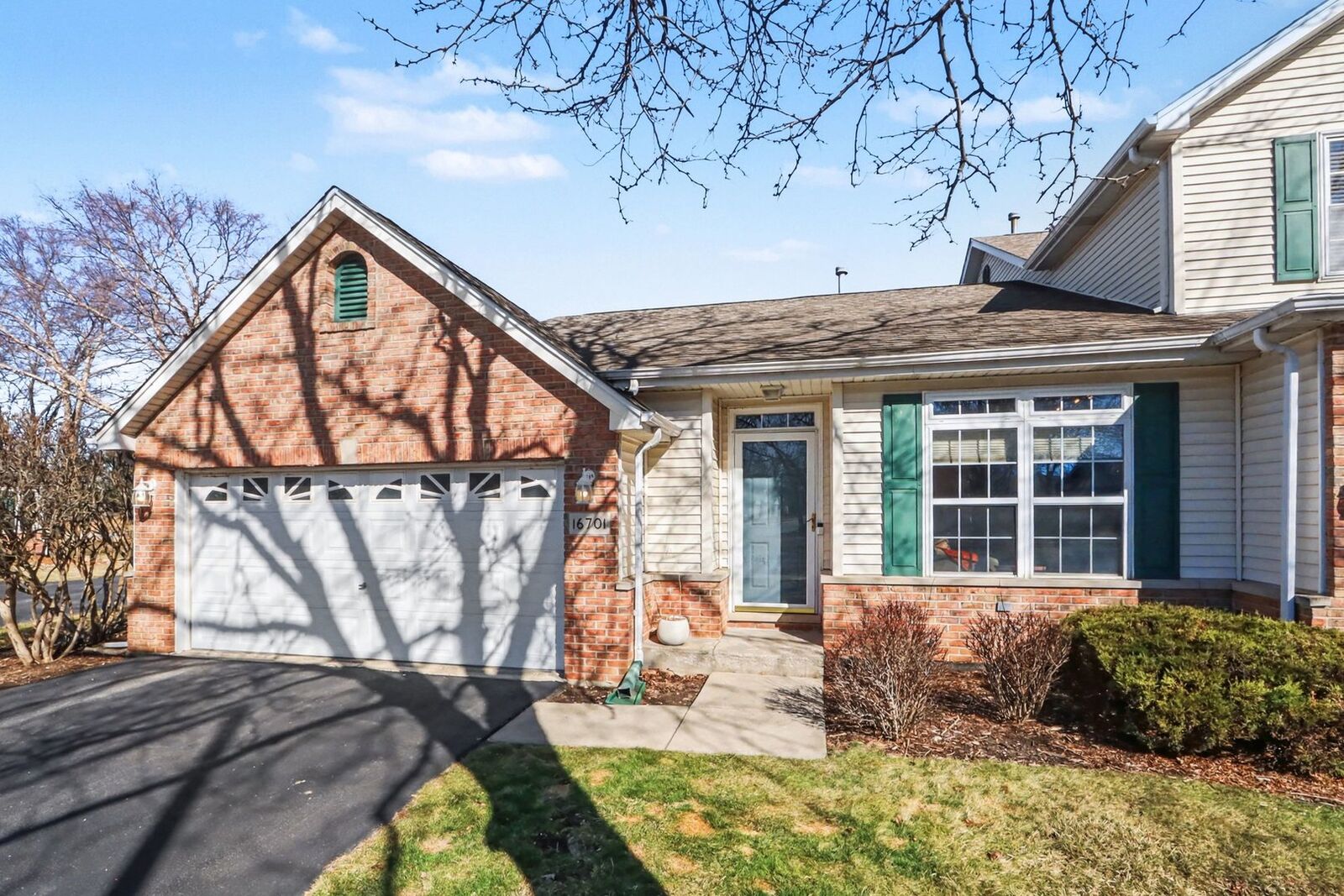 Property Photo: 16701 S Sunset Ridge Court IL 60441