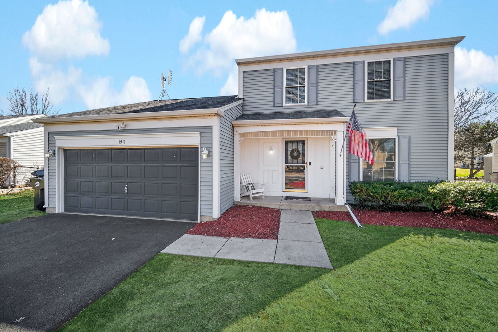 Property Photo: 1511 Glacier Parkway IL 60102