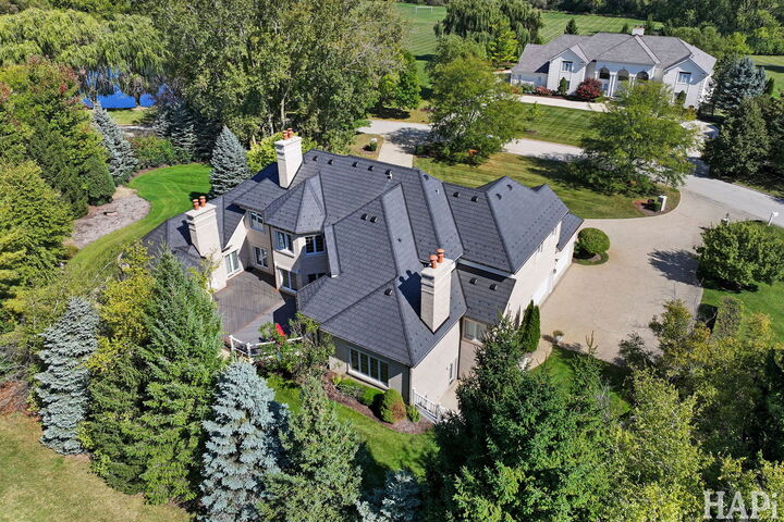 Property Photo:  8 Farmington Road  IL 60010 