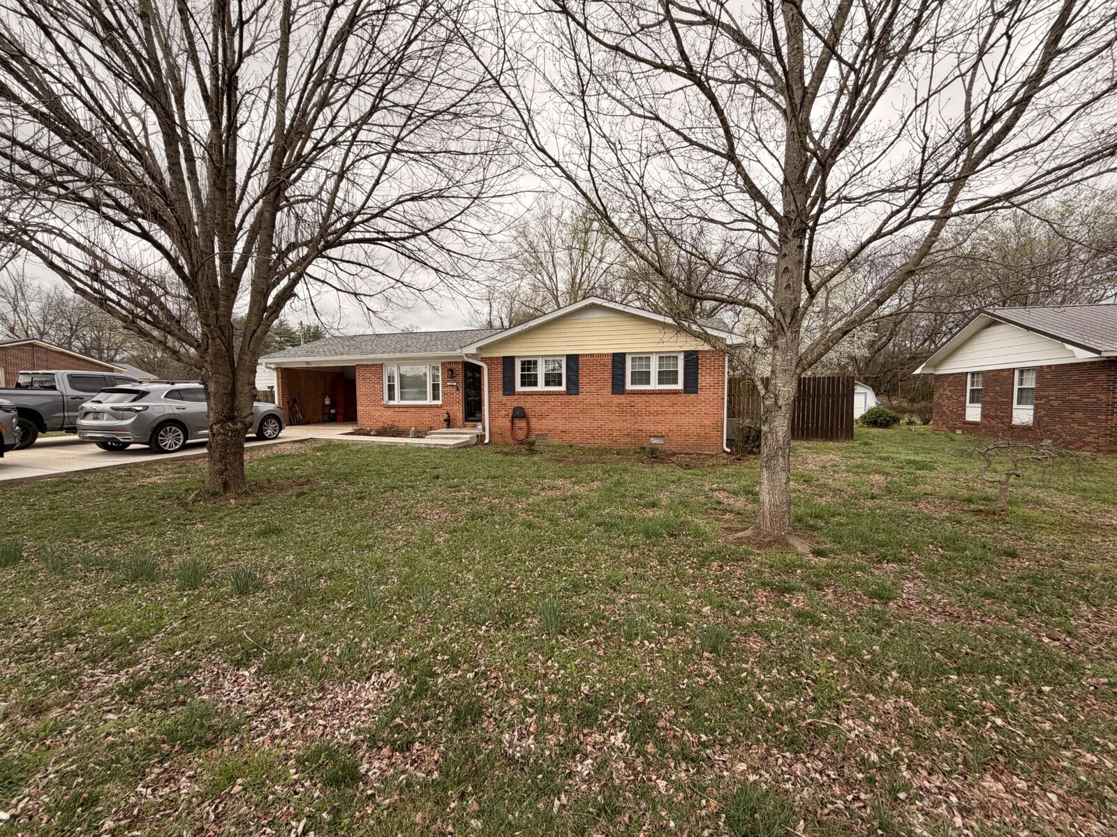 Property Photo:  102 Edgewater Dr  TN 37398 