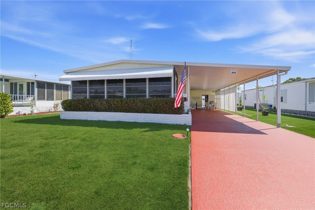 Property Photo:  406 Twig Court S  FL 33917 