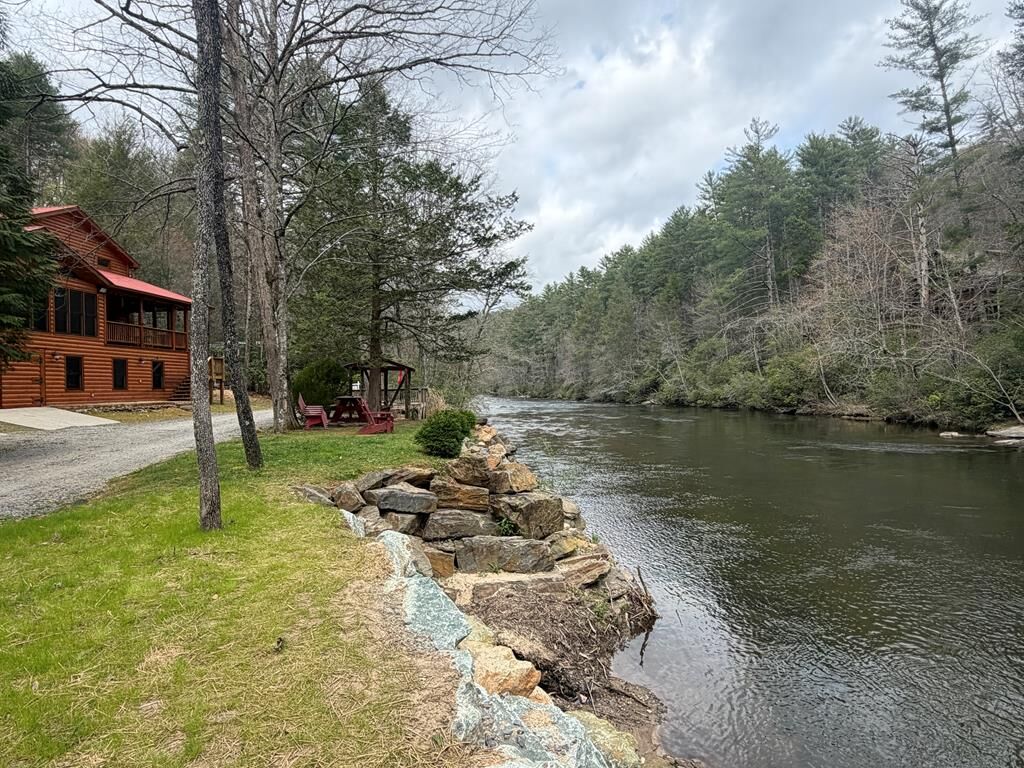 Property Photo:  730 Riverside Lane  GA 30513 