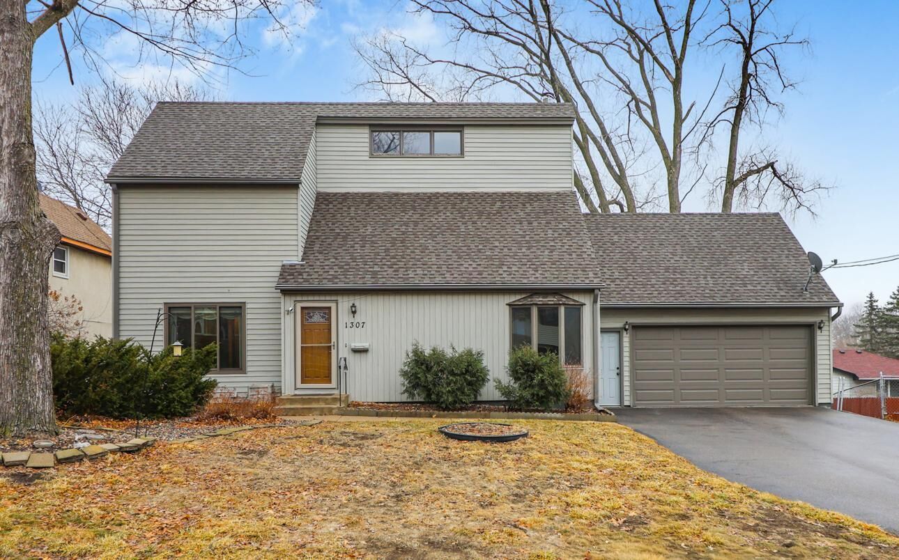 Property Photo:  1307 Kassan Drive  MN 55075 