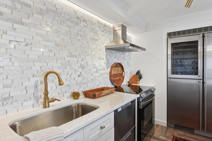 Property Photo: 168 6th Street E 4105 MN 55101