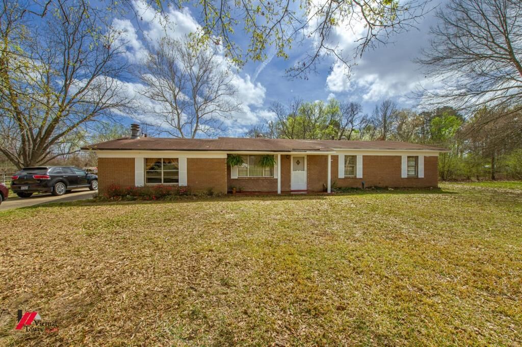Property Photo:  6103 Colquitt  LA 71047 
