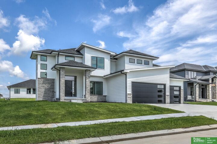 Property Photo:  21120 Arlington Street  NE 68022 