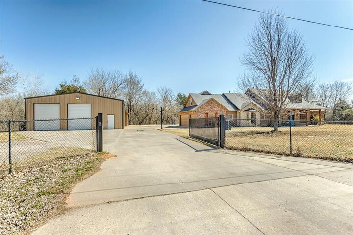 Property Photo:  10100 S Richland Road  OK 73064 