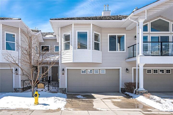 Property Photo: 144 Rocky Vista Terrace NW AB T3G 5G7