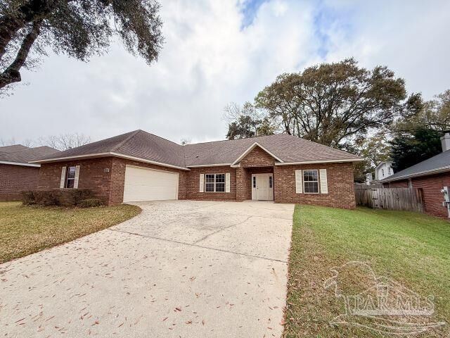 Property Photo: 1718 Graduate Way FL 32514