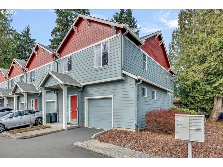 Property Photo:  147 SE 9th Ave  OR 97123 