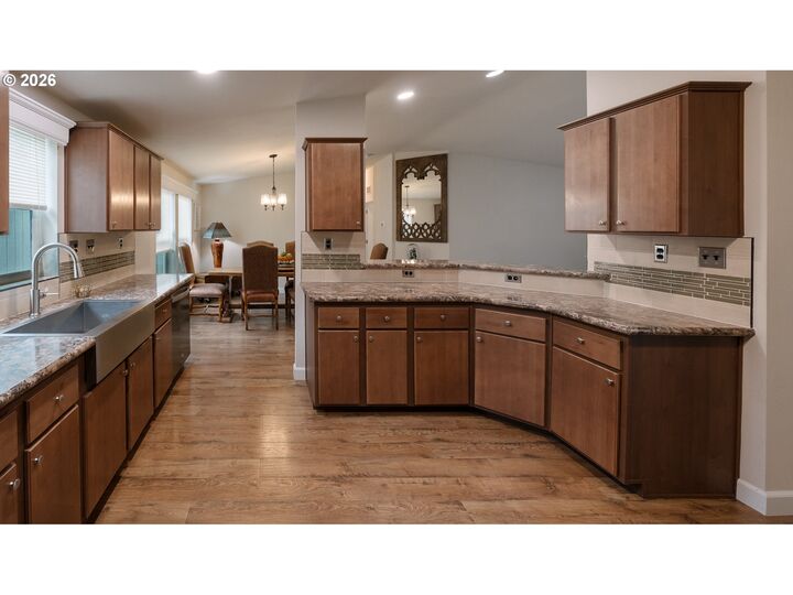 Property Photo:  11520 SW Royal Villa Dr  OR 97224 