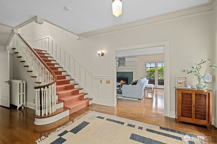 Property Photo:  939  21st Avenue E  WA 98112 