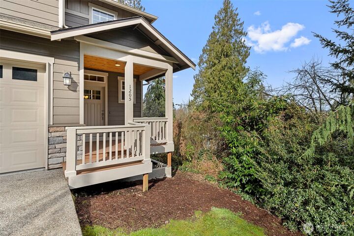 Property Photo:  1205 N 16th Street  WA 98273 