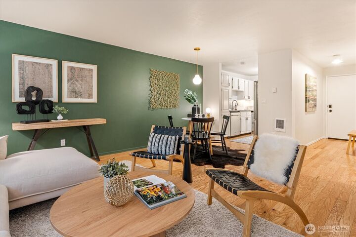 Property Photo:  3820 NE 155th Place 403  WA 98155 