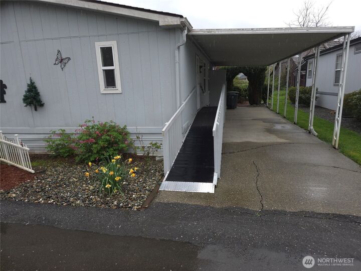 Property Photo: 212 Old Owen Road 59 WA 98294