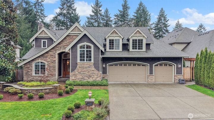 Property Photo: 14225 SE 87th Place WA 98059