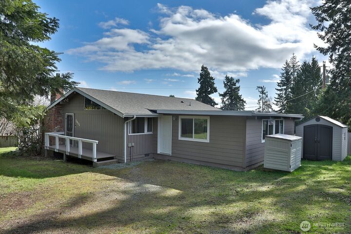 Property Photo:  1412  Commodore Place  WA 98249 