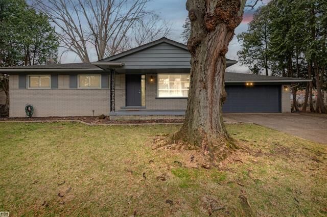 Property Photo:  53361 Ruann Drive  MI 48316 