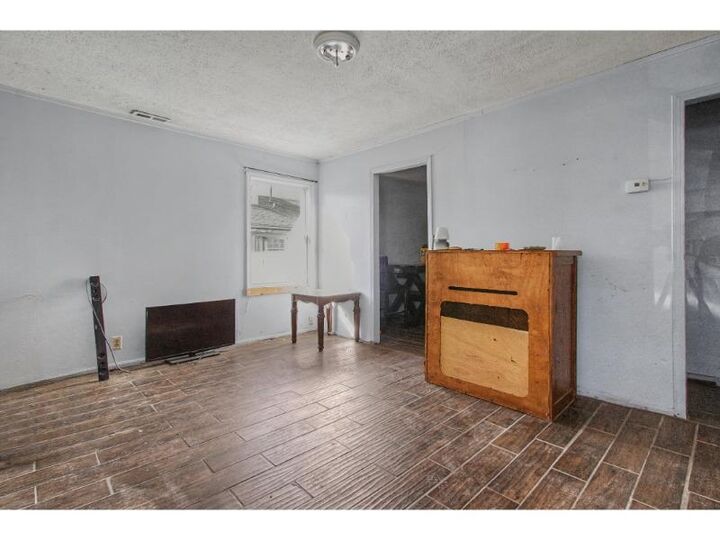 Property Photo: 2937 S Rutan St KS 67210