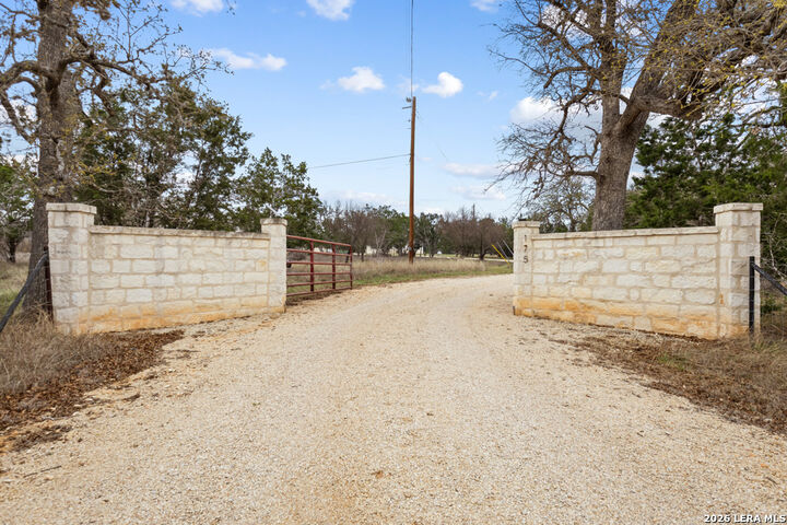 Property Photo: 175 Pine Tree TX 78055