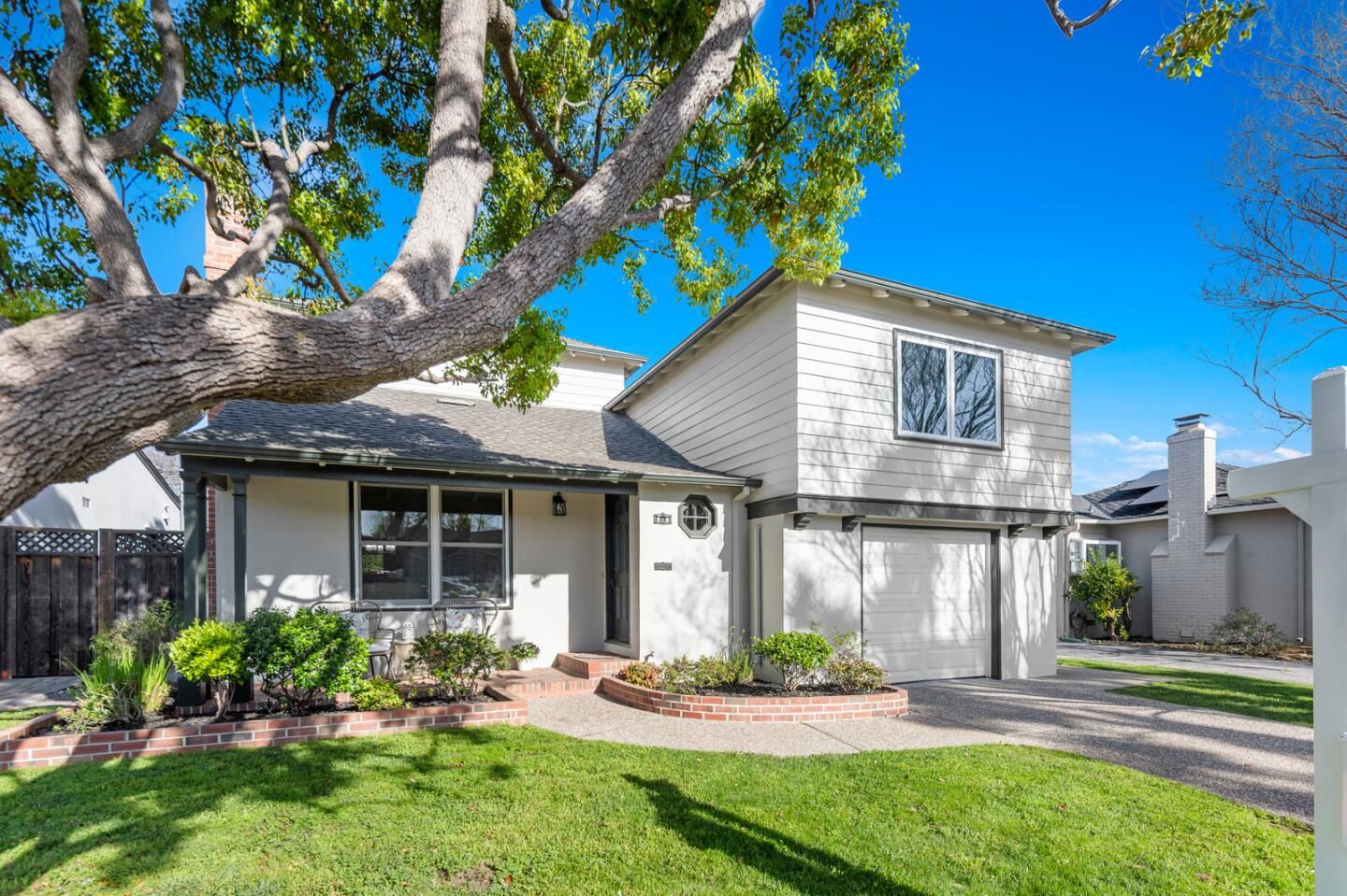 Property Photo:  818 West Grant Place  CA 94402 