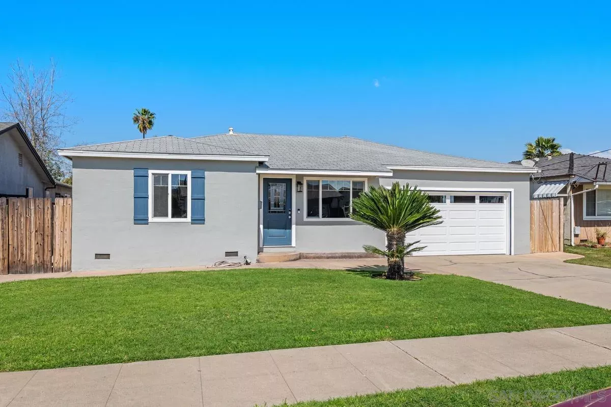 Property Photo:  468 Manor  CA 92020 
