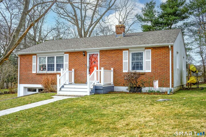 Property Photo:  9 2nd Avenue  CT 06475 