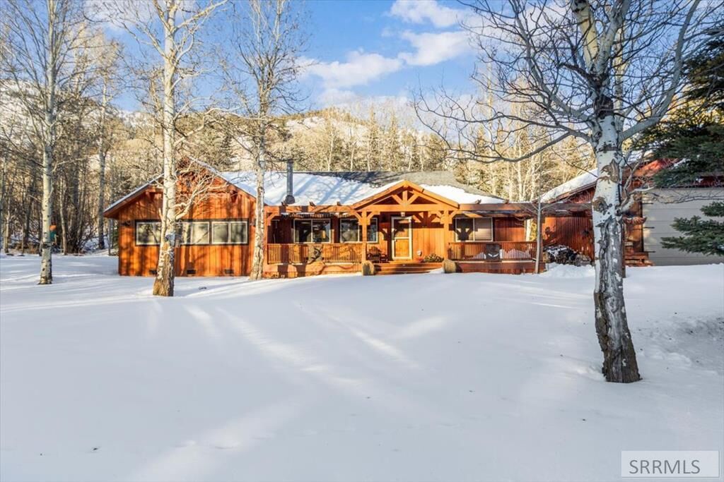 Property Photo:  3883/3872 Lake Shore Drive  ID 83429 