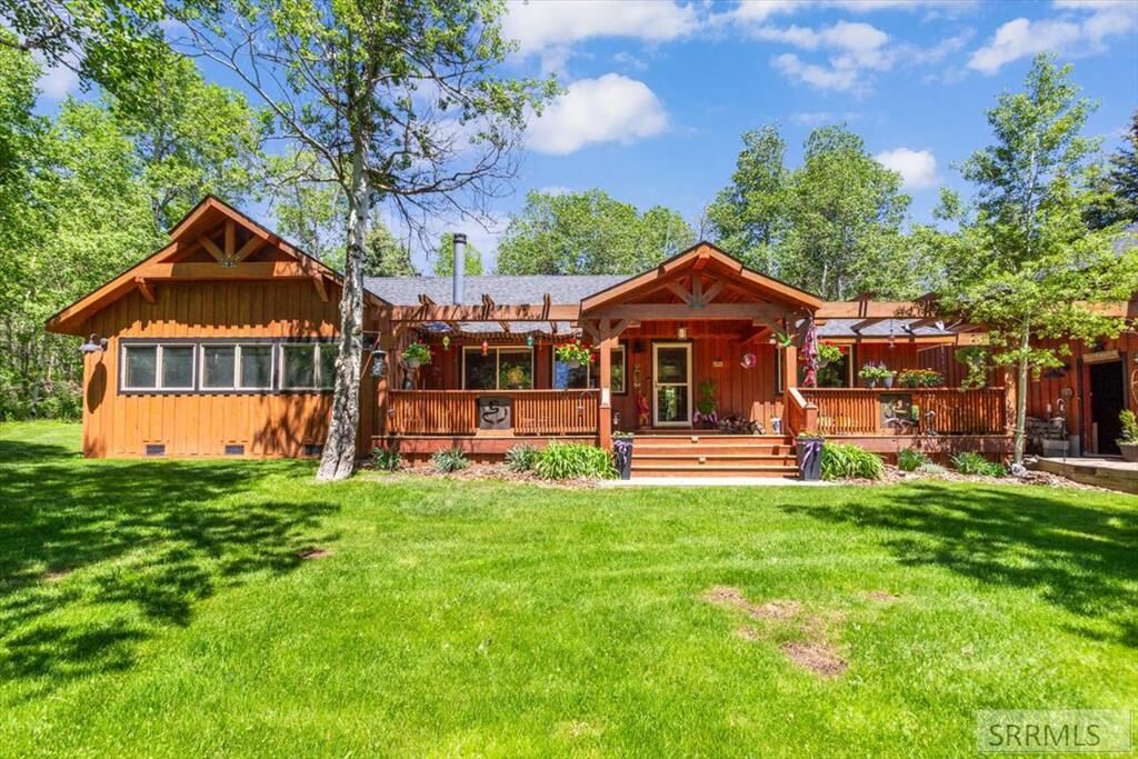 Property Photo:  3883/3872 Lake Shore Drive  ID 83429 